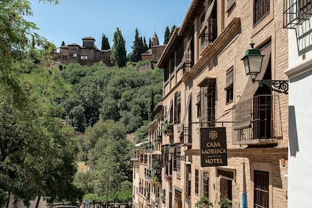 Fachada de la propiedad