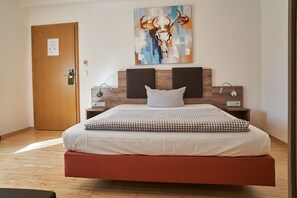 Economy Double Room | In-room safe, desk, soundproofing, free WiFi - Hotel Römer (Guenzburg)