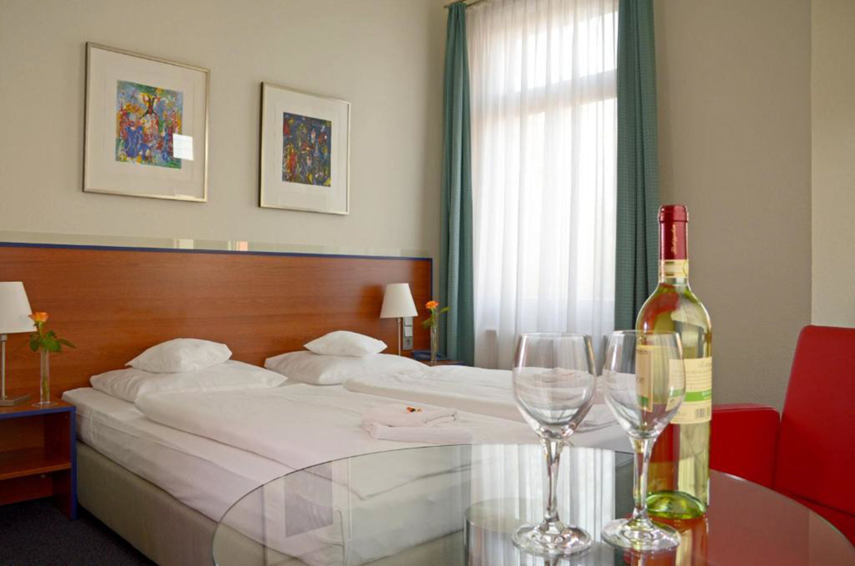 ダブルルーム | デスク、防音設備、アイロン / アイロン台、WiFi (無料)