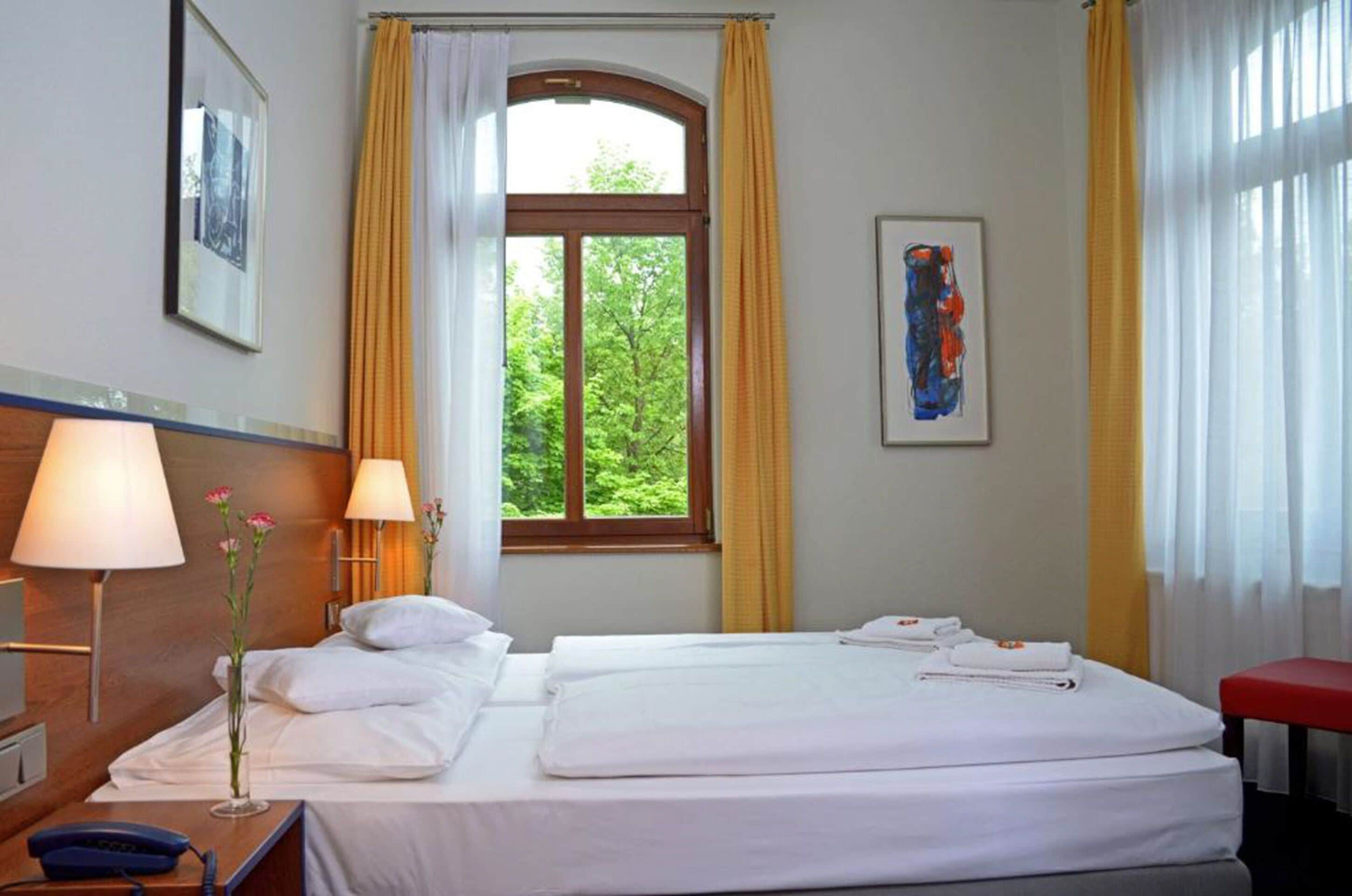 double room | desk, soundproofing, iron/ironing board, free wifi