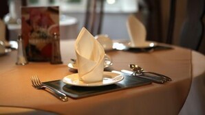 Free daily cooked-to-order breakfast - Glade End Guest House (Marlow)
