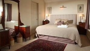 Iron/ironing board (on request), WiFi (free) - Glade End Guest House (Marlow)