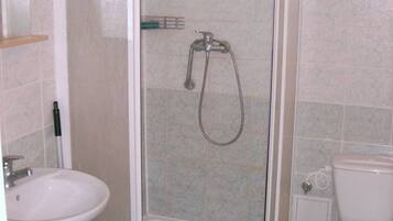 Shower, free toiletries, hair dryer, towels