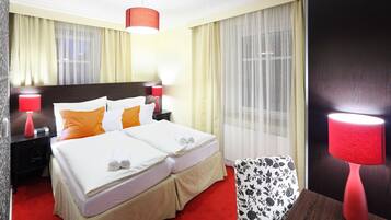 Minibar, in-room safe, desk, iron/ironing board