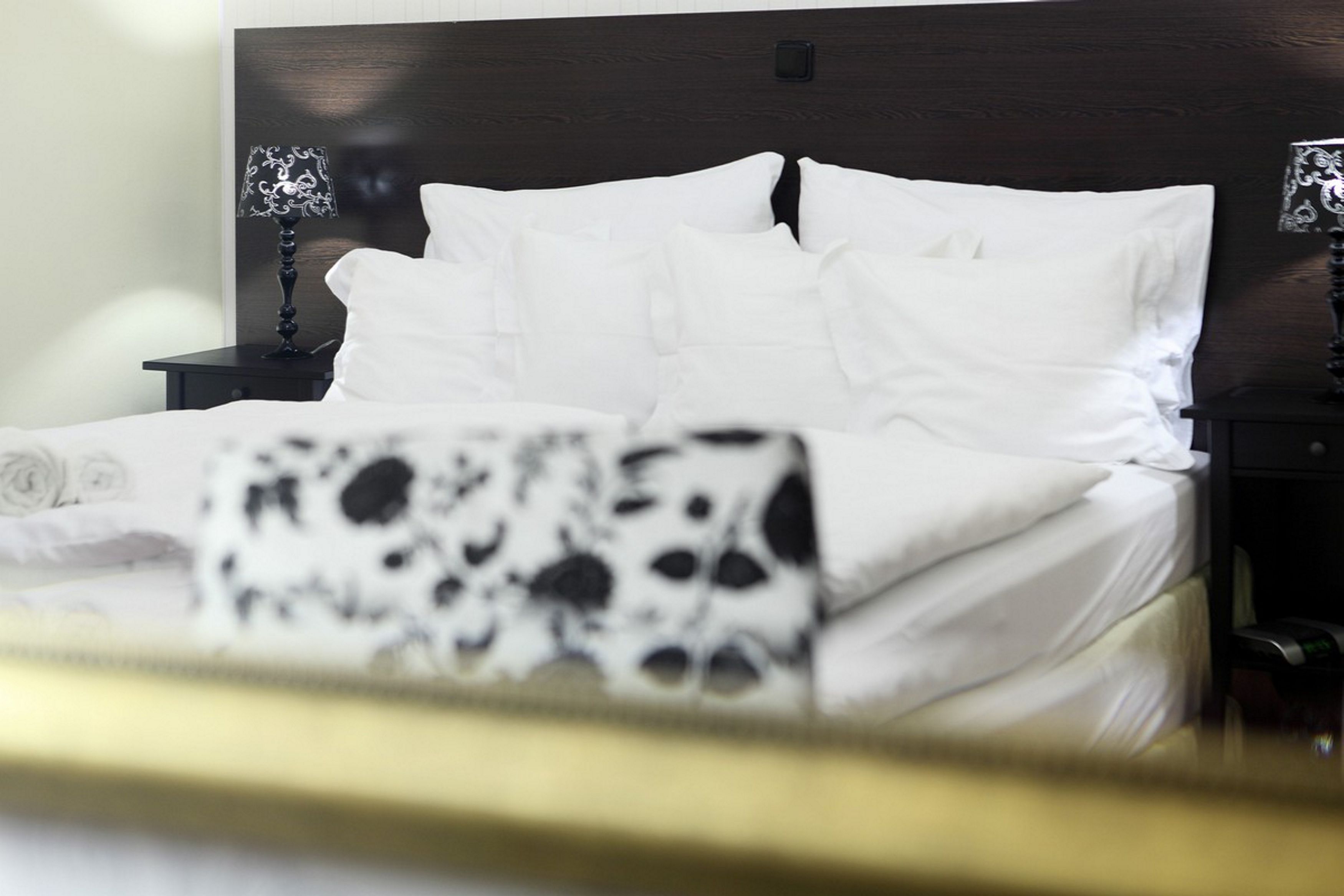 Minibar, in-room safe, desk, iron/ironing board