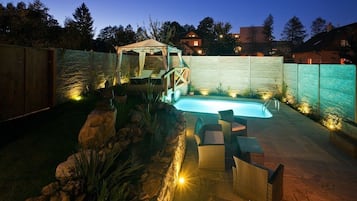 Outdoor pool, pool loungers