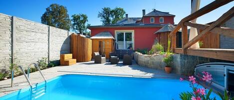 Outdoor pool, pool loungers