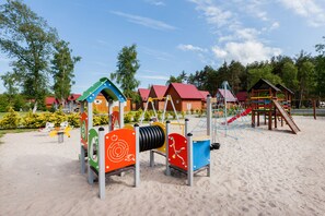 儿童活动区 - 室外