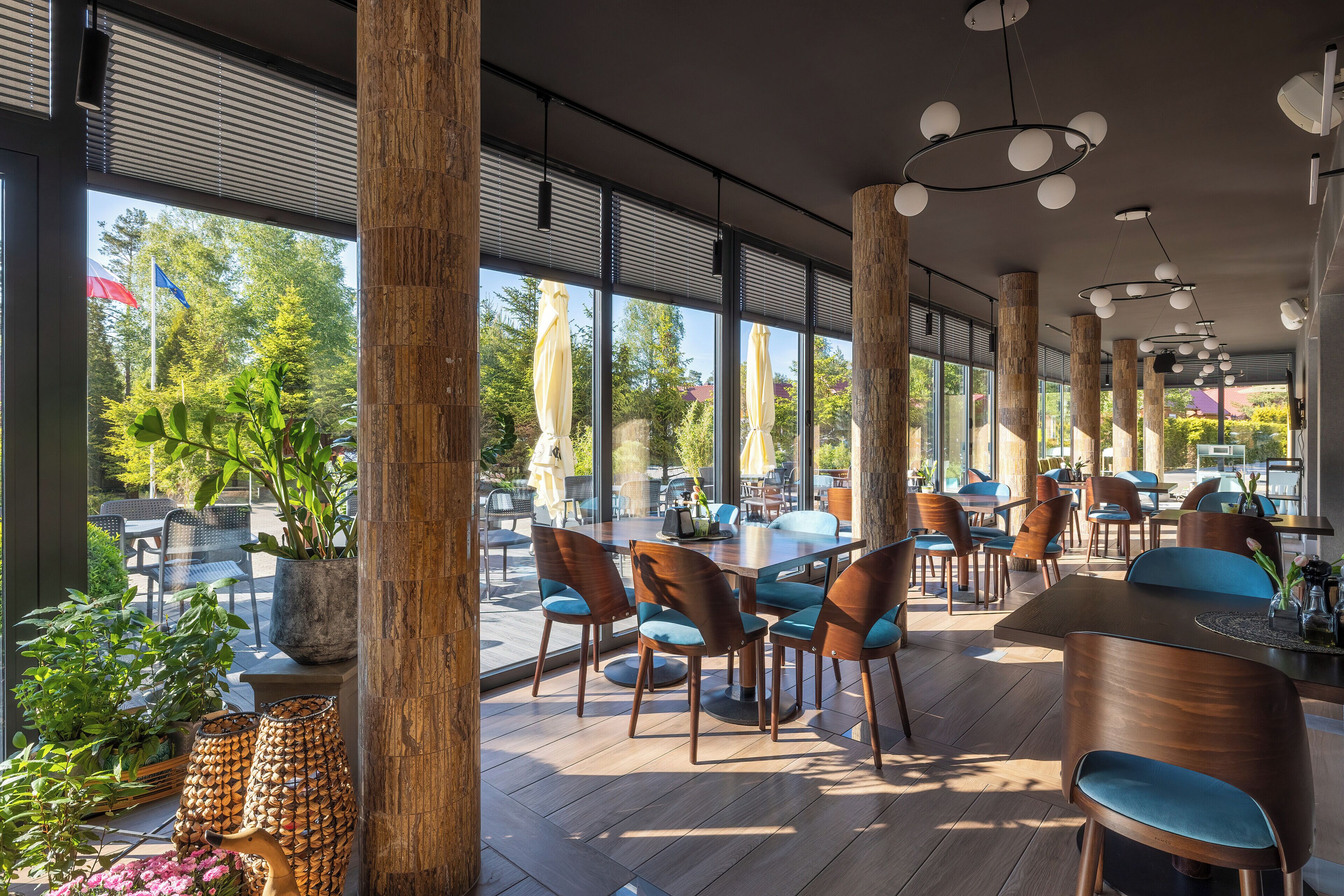 S&#x27;hi serveixen dinars i sopars 