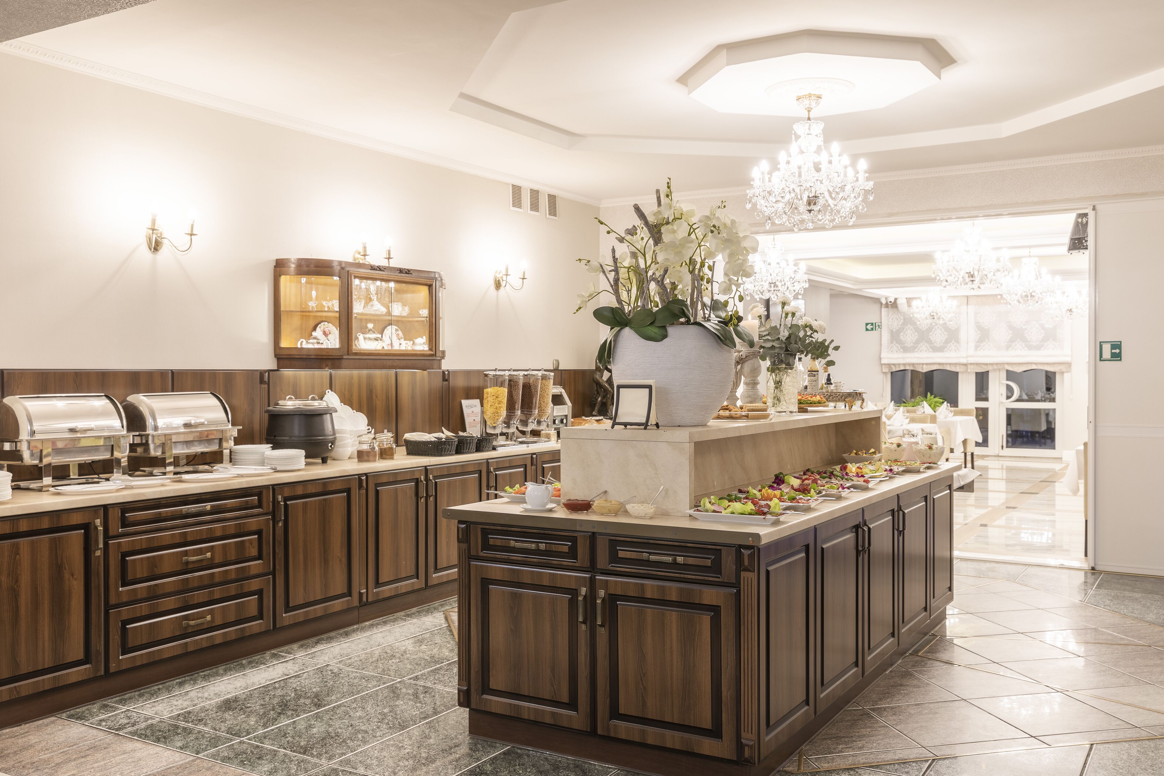 S&#x27;hi serveixen dinars i sopars 