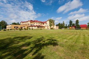 Property grounds - Bursztyn Medical SPA & Wellness (Darlowo)