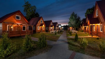 Chalet (for 6 people) | Biancheria da letto ipoallergenica, cassaforte in camera, una scrivania