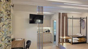 Studio Ekonomi, lantai dasar (Annex Building) | Tirai kedap cahaya, setrika/meja setrika, Wi-Fi gratis, dan seprai linen