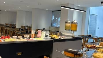 Desayuno buffet incluido todos los días