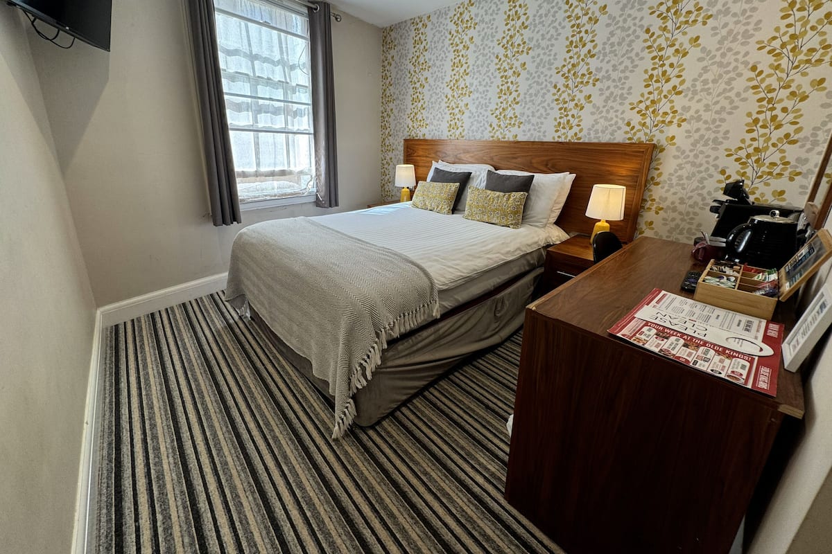 Superior Double Room, Ensuite (Large room - ensuite)