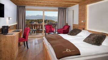 Superior Double Room, Balcony, Mountain View (South) | 1 bedroom, minibar, in-room safe, desk