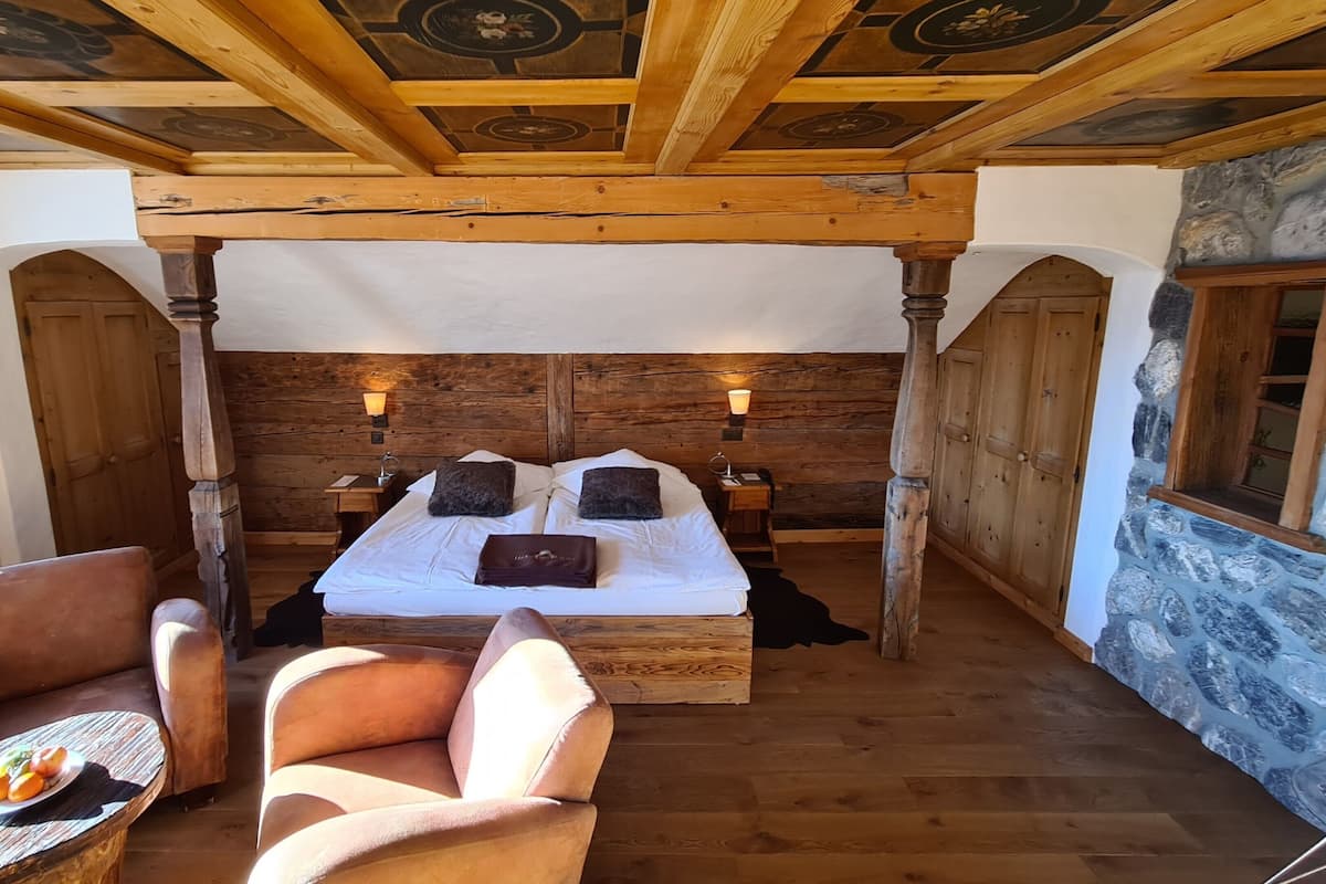 Junior Suite, Balcony, Mountain View (South) | 1 bedroom, minibar, in-room safe, desk