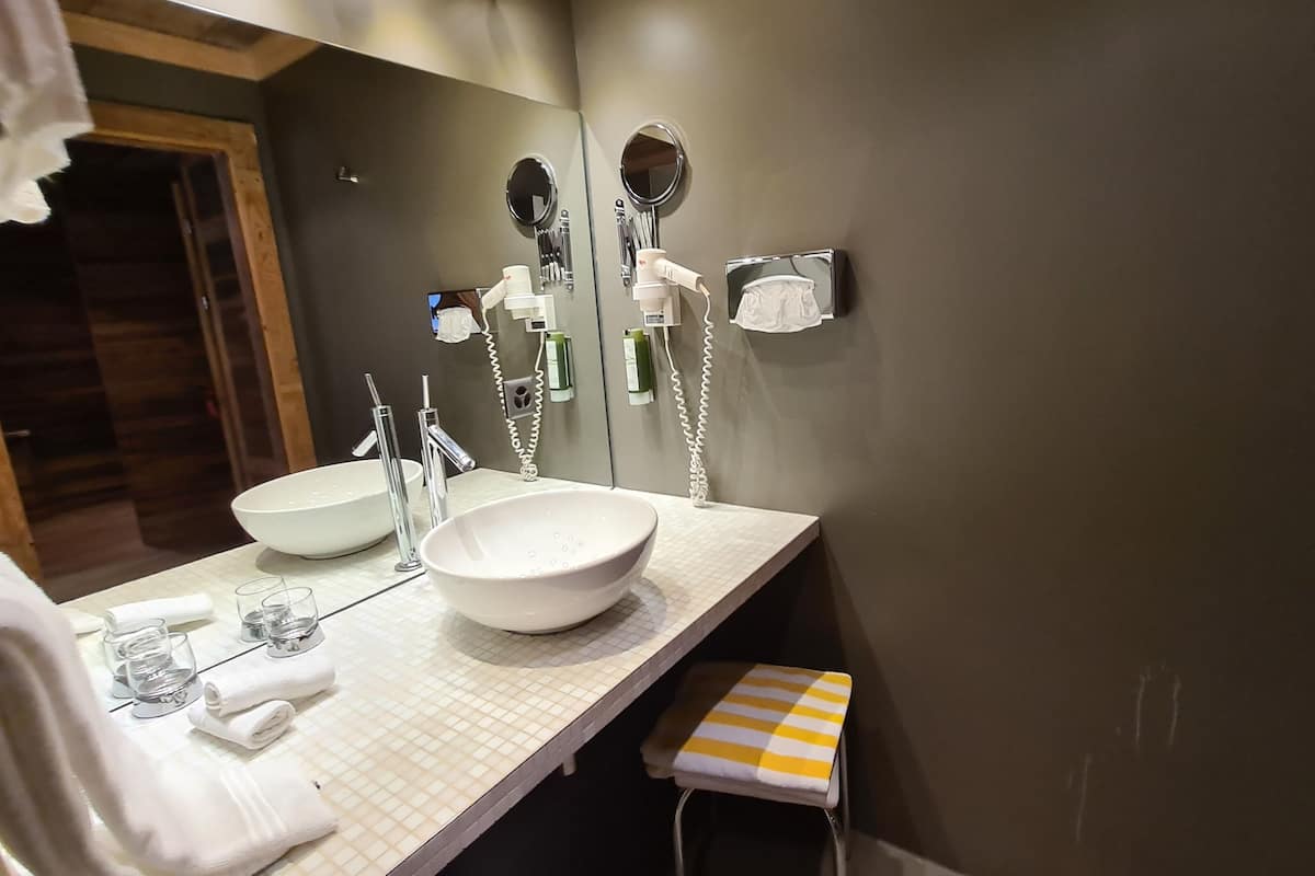 large double room (north) | bathroom | free toiletries, hair dryer, bathrobes, slippers