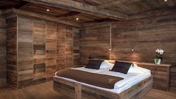 Large Double Room (North)