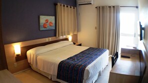 Master | Minibar, desk, blackout drapes, free WiFi - Hotel Pousada do Sol (Aracaju)