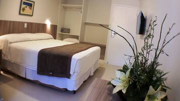 Standard Plus | Frigobar, escrivaninha, cortinas blackout, Wi-Fi de cortesia