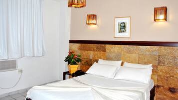 Minibar, Schreibtisch, Verdunkelungsvorhänge, kostenloses WLAN