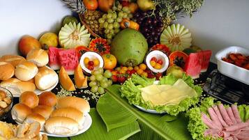 Tägliches inbegriffenes Frühstücksbuffet