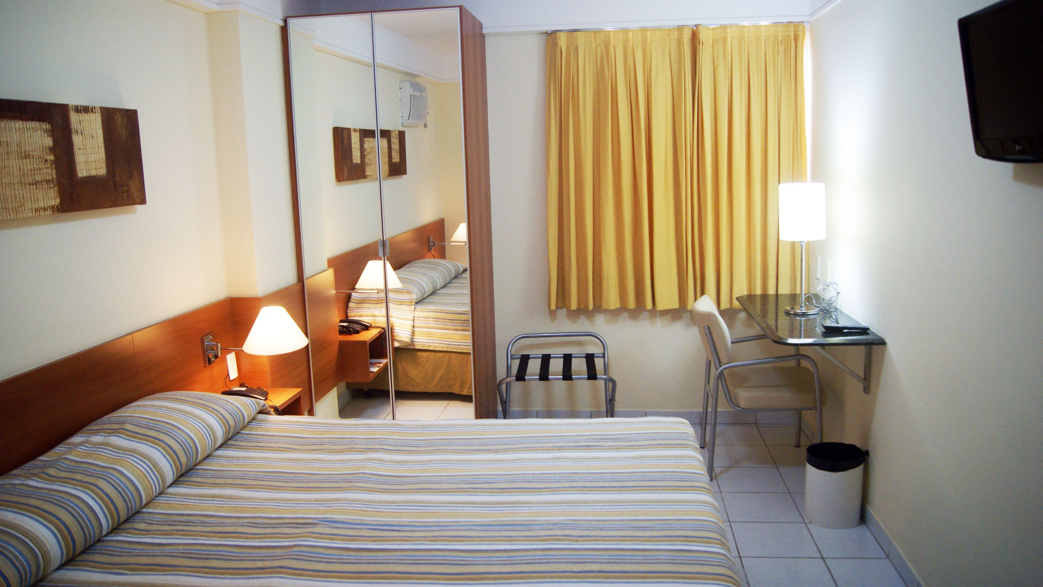 premium room | minibar, in-room safe, iron/ironing board, rollaway beds