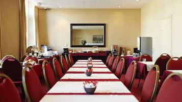 Desayuno buffet (EUR 14 por persona)