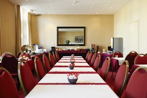 Daily buffet breakfast (EUR 14 per person)