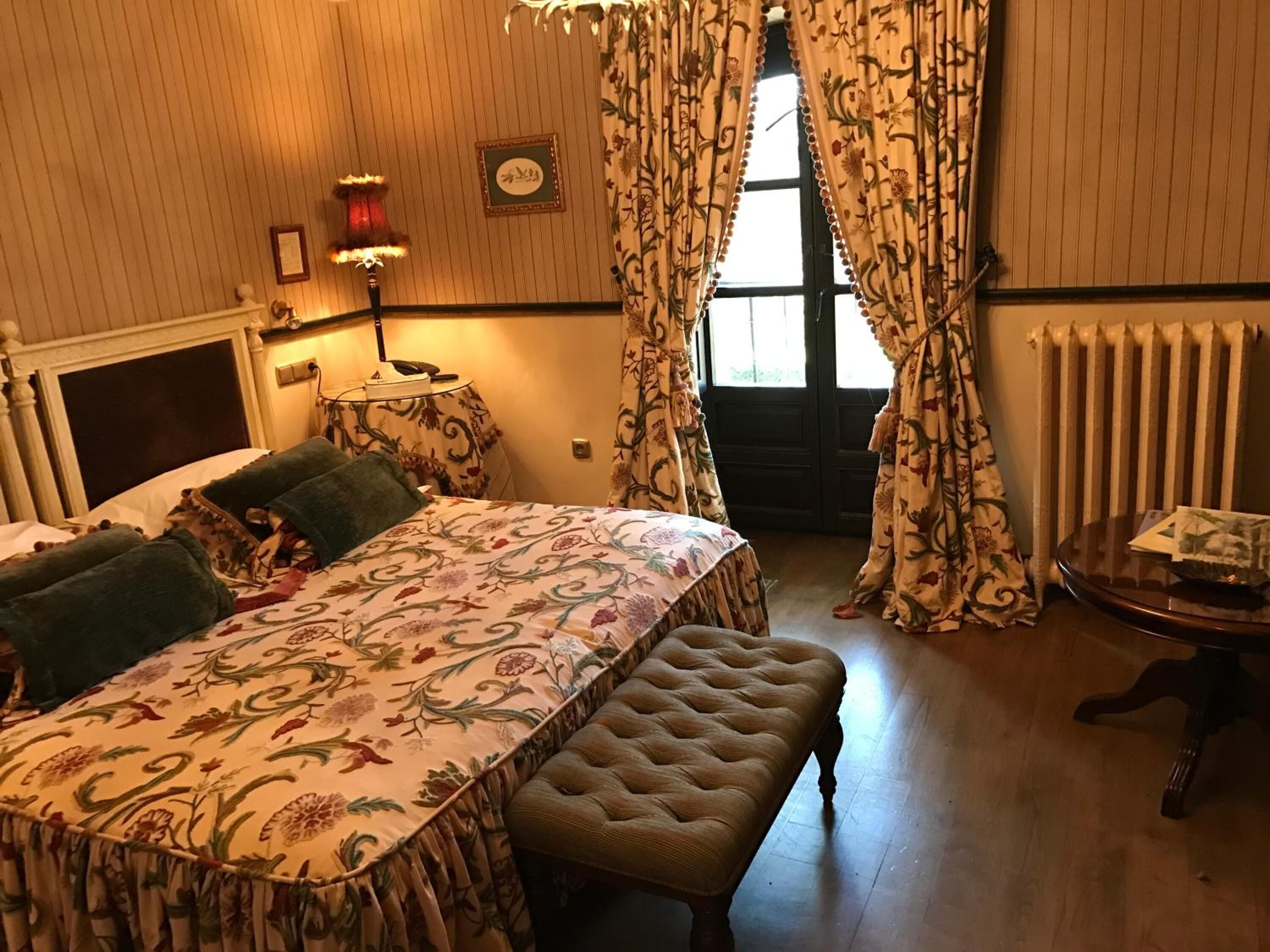 premium bedding, in-room safe, free cots/infant beds, rollaway beds