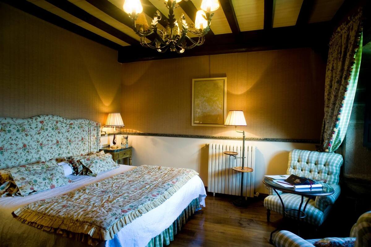 premium bedding, in-room safe, free cots/infant beds, rollaway beds