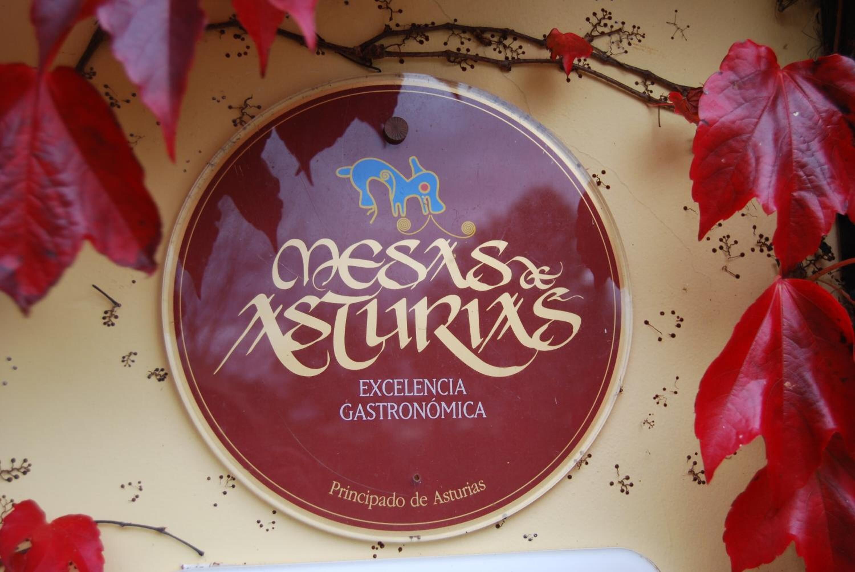 breakfast, lunch, dinner served; local cuisine