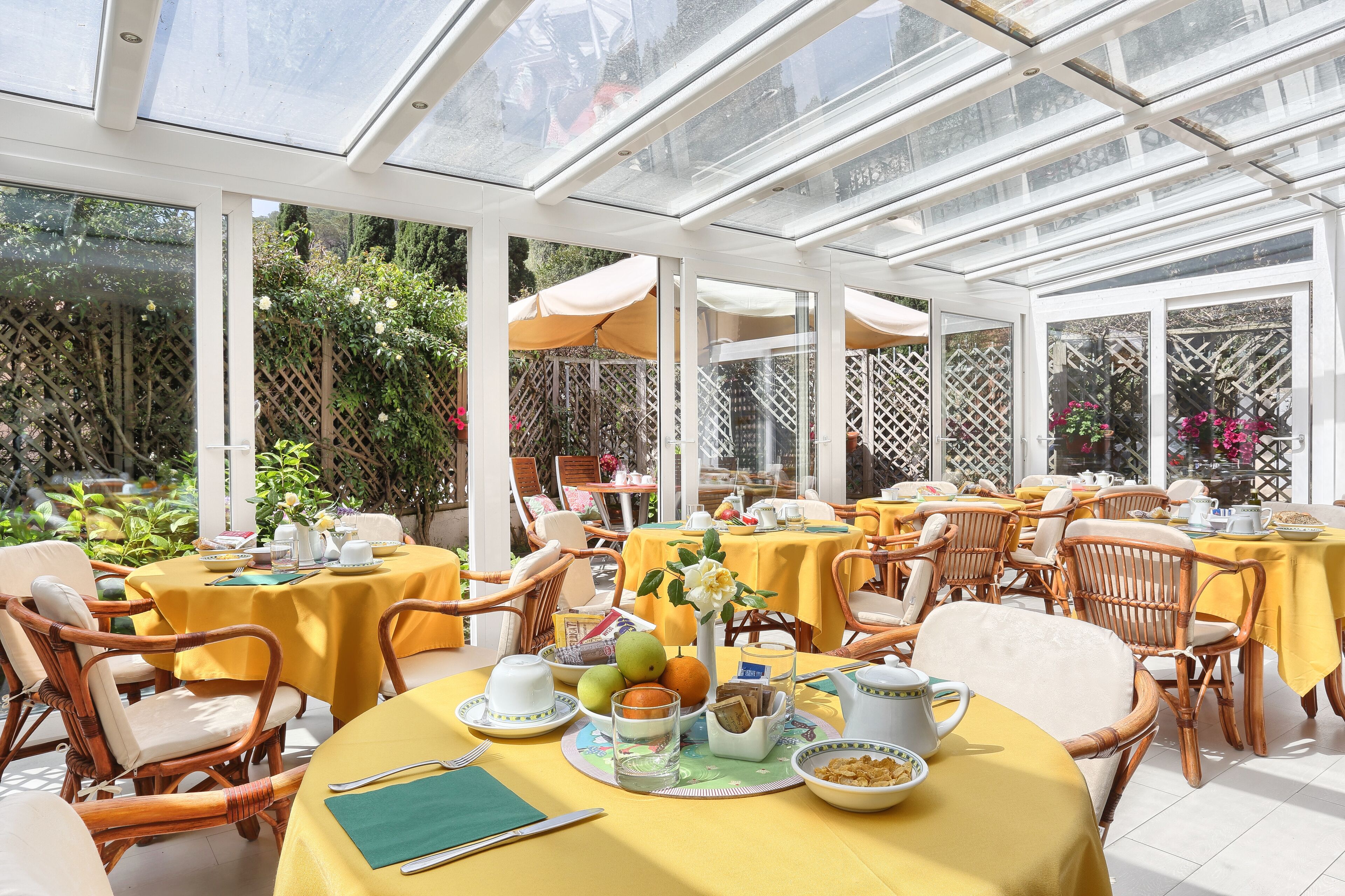 free daily continental breakfast