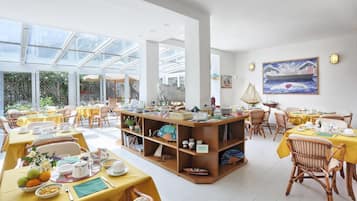 Desayuno continental incluido todos los días