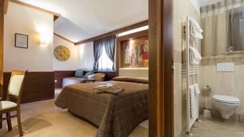 Quarto triplo superior | 1 quarto, lençóis italianos Frette, frigobar, cofres nos quartos