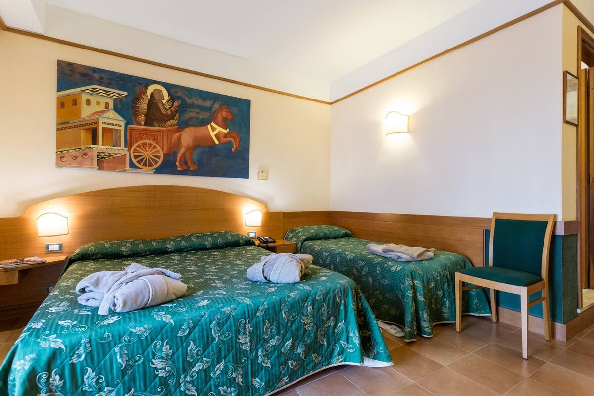 Standard Triple Room | 1 bedroom, Frette Italian sheets, minibar, in-room safe