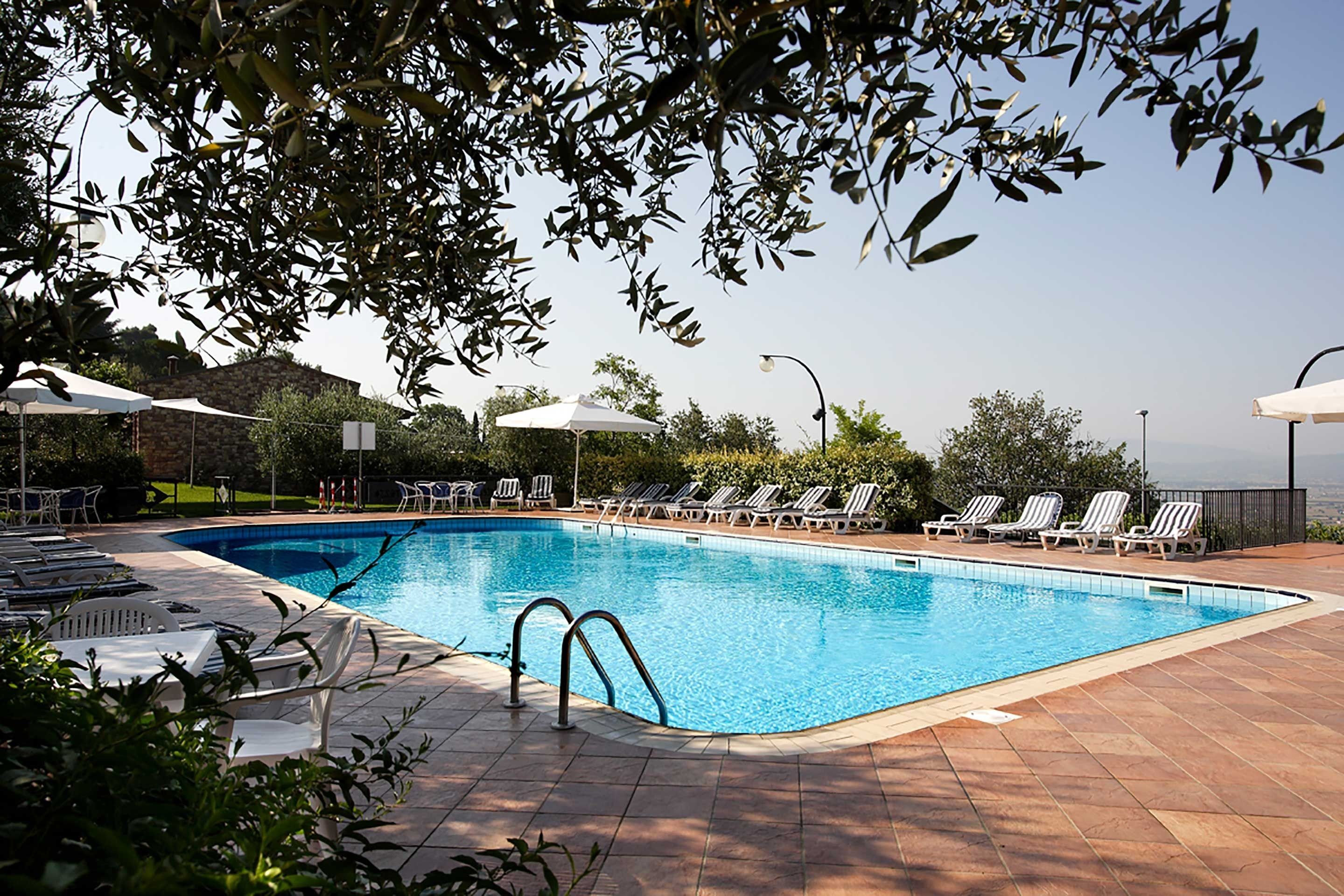 Außenpool, Liegestühle