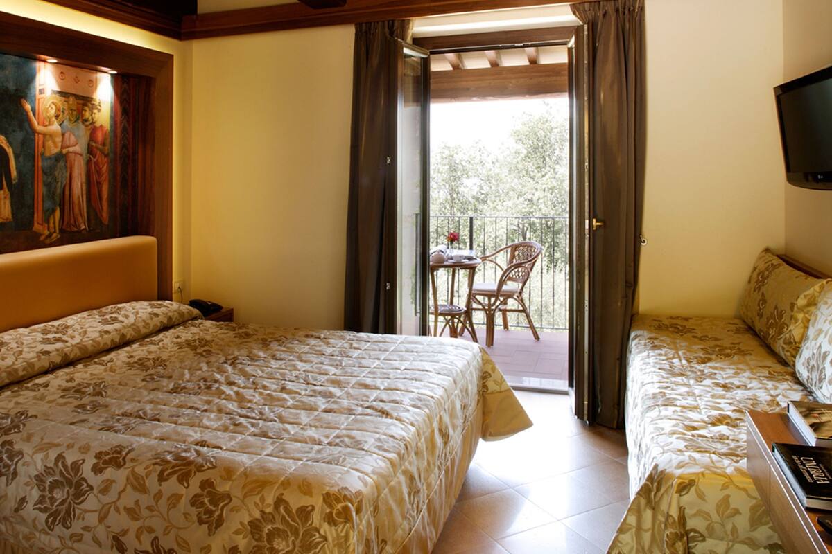1 bedroom, Frette Italian sheets, minibar, in-room safe