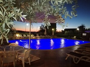 Outdoor pool, pool loungers - Hotel Ristorante La Terrazza (Assisi)