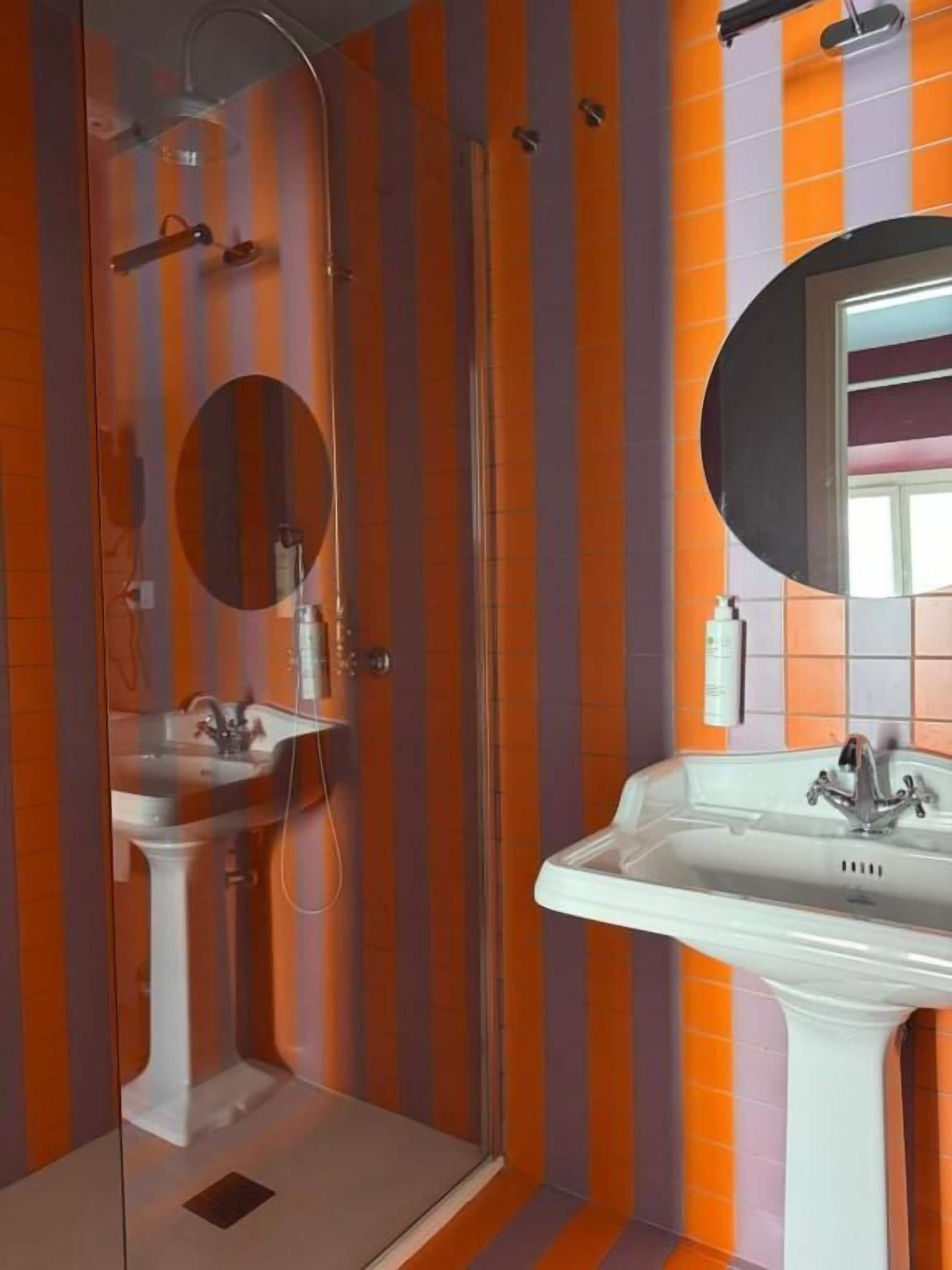 deluxe room | 1 bedroom, minibar, in-room safe, soundproofing