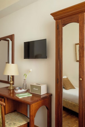 Room - Hotel Cortina (Rome)