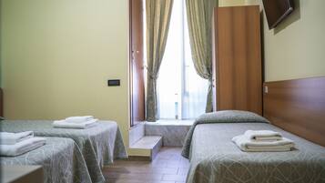 Allergikerbettwaren, Minibar, Zimmersafe, Schreibtisch