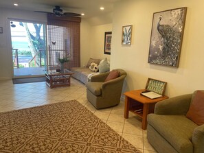 คอทเทจ, ห้องน้ำในตัว, วิวทะเล | บริเวณนั่งเล่น | ทีวีจอแอลอีดี