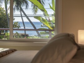 Kır Evi, Banyolu/Duşlu, Deniz Manzaralı | Mısır pamuklu çarşaf takımı, kaliteli yatak takımı 