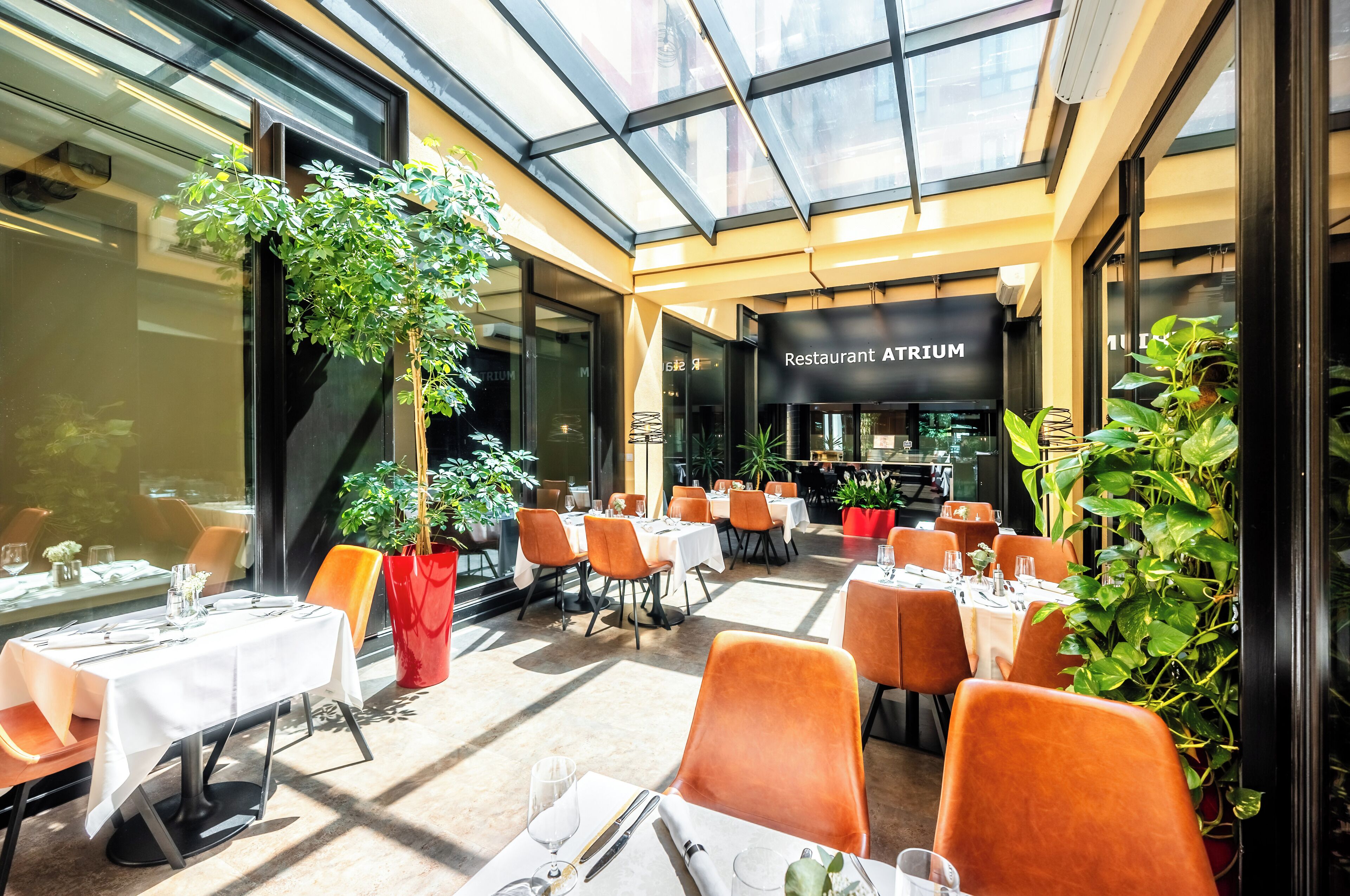 breakfast, lunch and dinner served