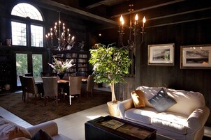 Graybarn Cottage | Living area | Flat-screen TV, fireplace, DVD player