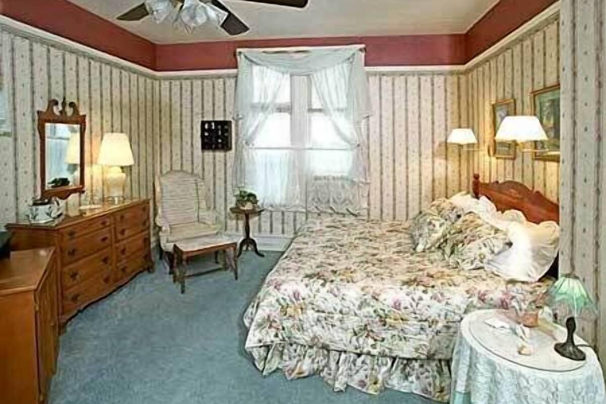 Habitación 21, Bermudian