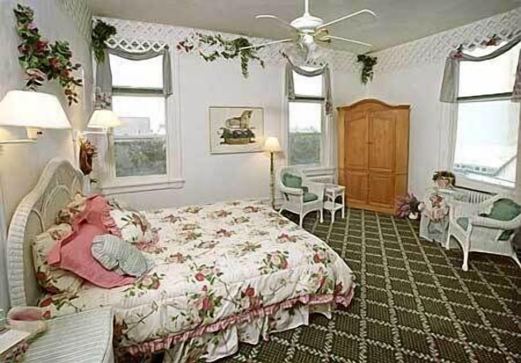 R24 Rosies Garden