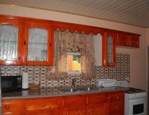 1 dormitorio, ropa de cama de alta calidad, mobiliario individual